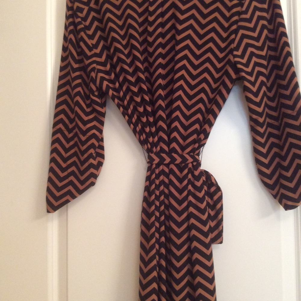 Dress - Picture 2 of 5